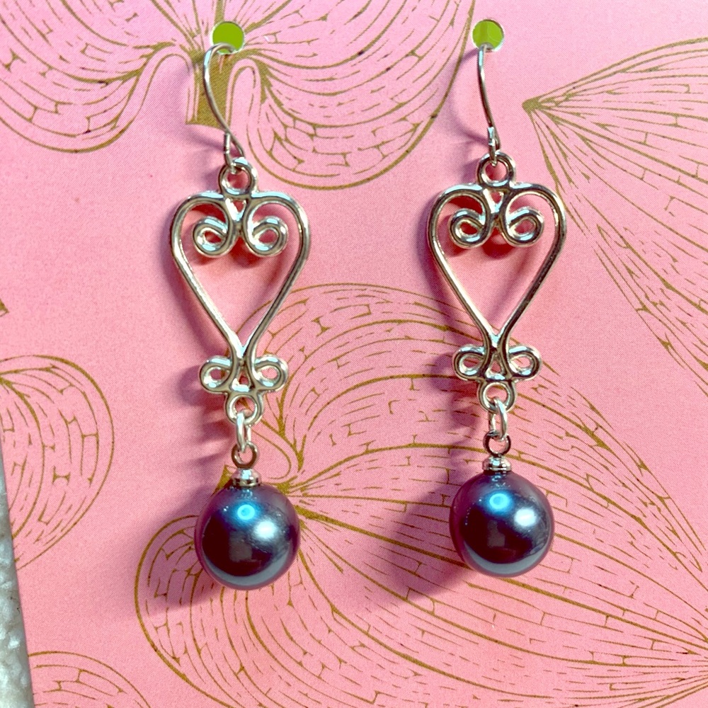 Silver wire and black pearl earrings
